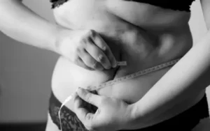 Hypnotherapy session supporting mindful weight loss and healthy habits
